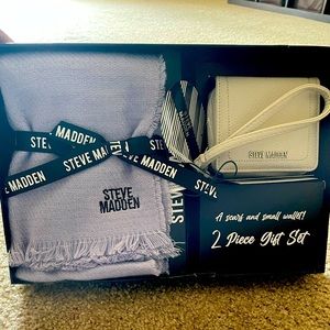 Steve Madden gift set
